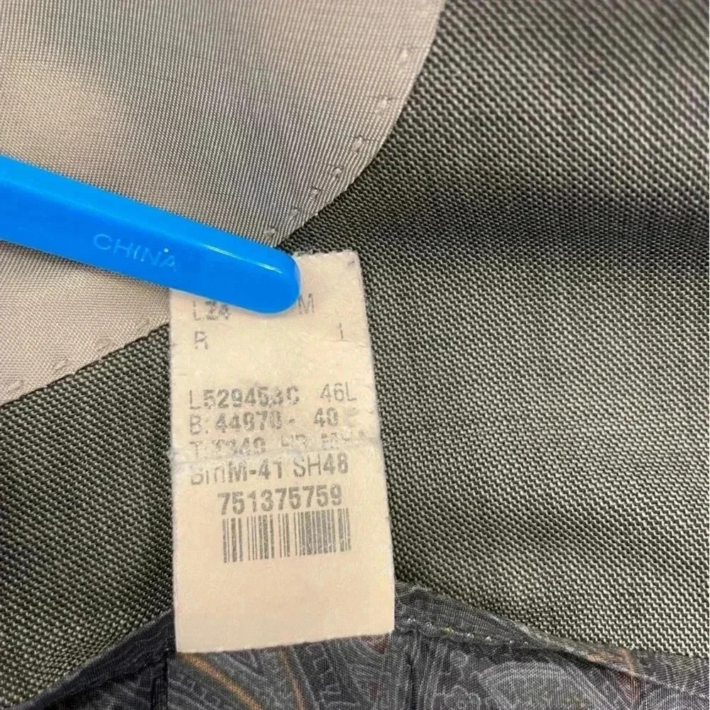 Lauren Ralph Lauren Gray Blazer size 46L. Made in Canada. - Picture 5 of 7